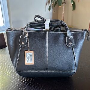 Brandy Melville Elegant Black Shoulder Bag